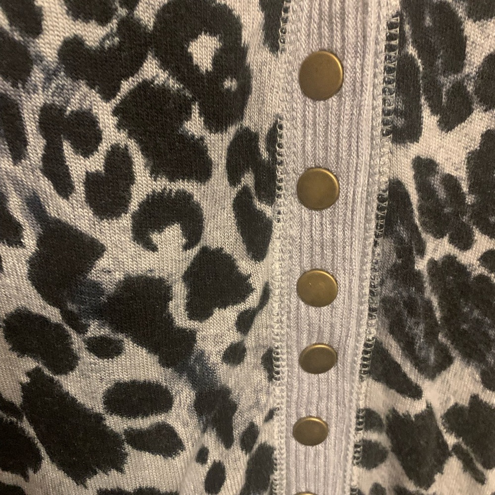 NWOT Zenana Black and Gray Animal Print Lightweight Cardigan Sz Large - Picture 9 of 13